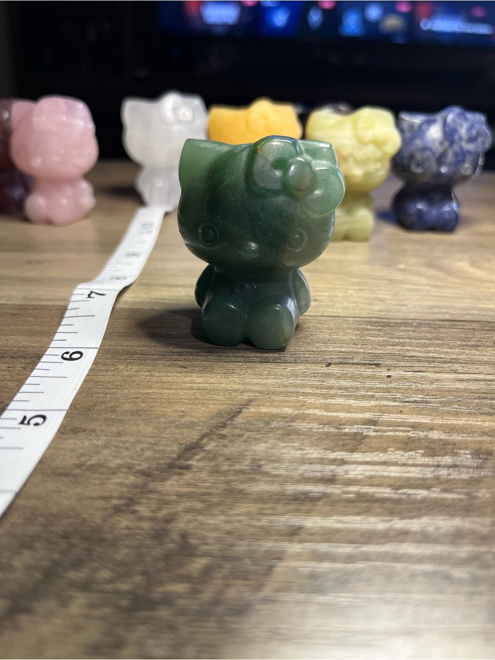 🎀 Natural Green Aventurine Hello Kitty Crystal Carving 🎀 - Picture 2 of 6